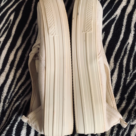 Platform sneakers - Picture 1 of 3